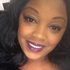 Meet your Posher, Lavenia